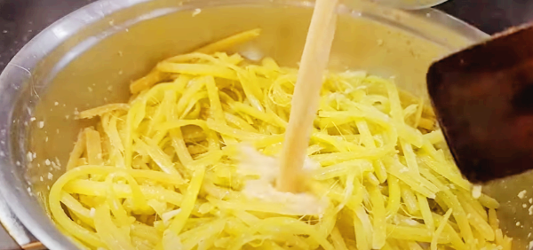 육수 넣기