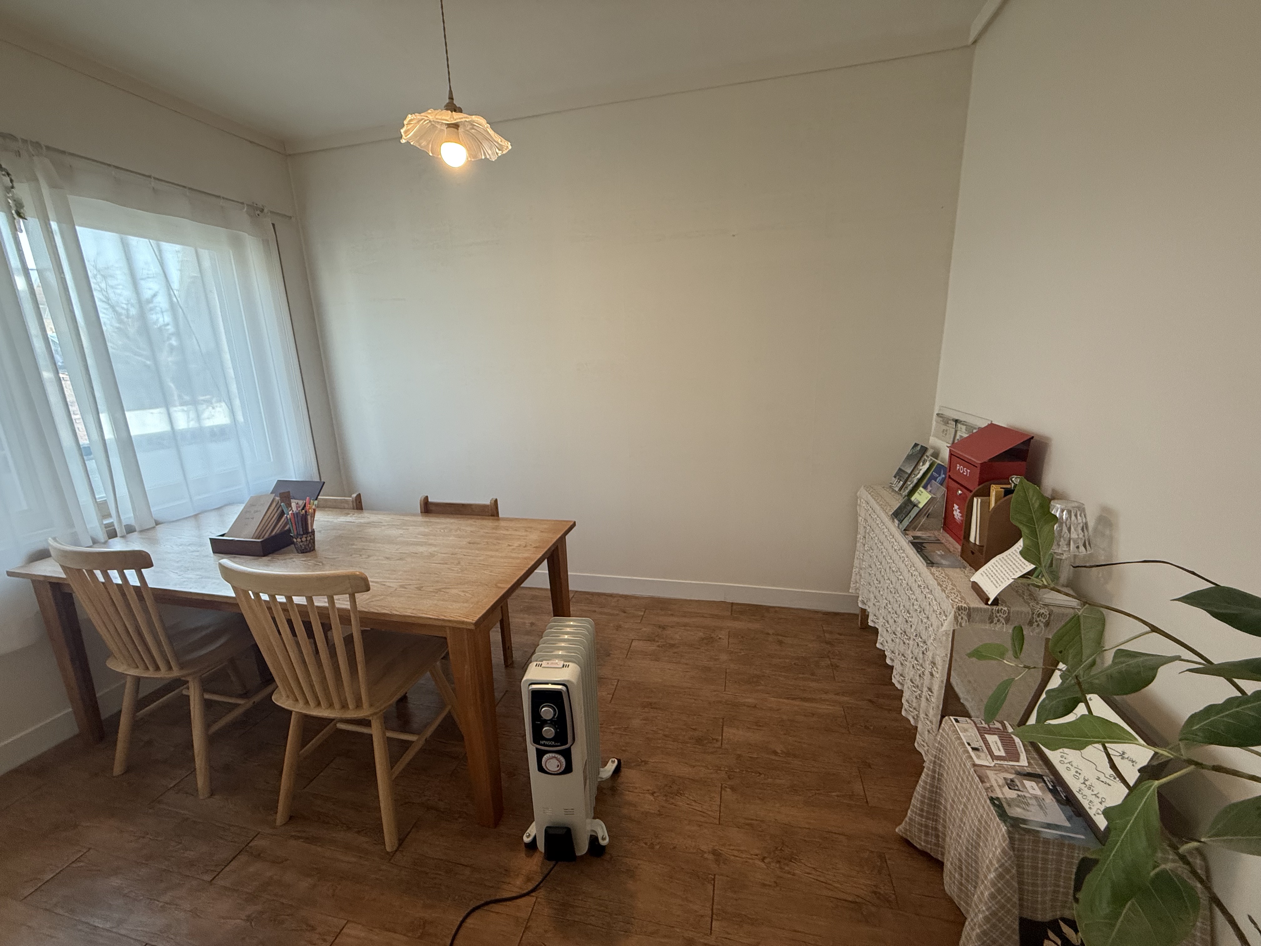 다락방 영화관 무명 1층