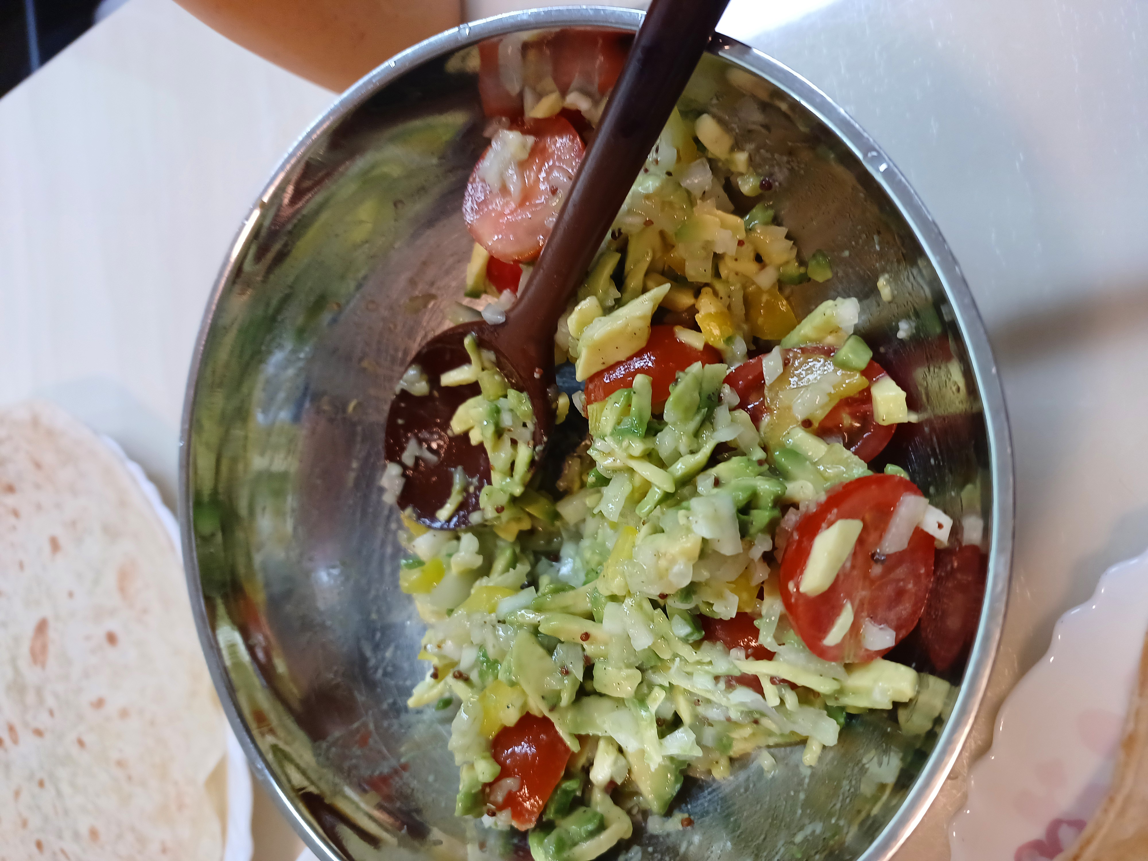 과카몰리 이거 스낵랩에 넣으면 환상임.