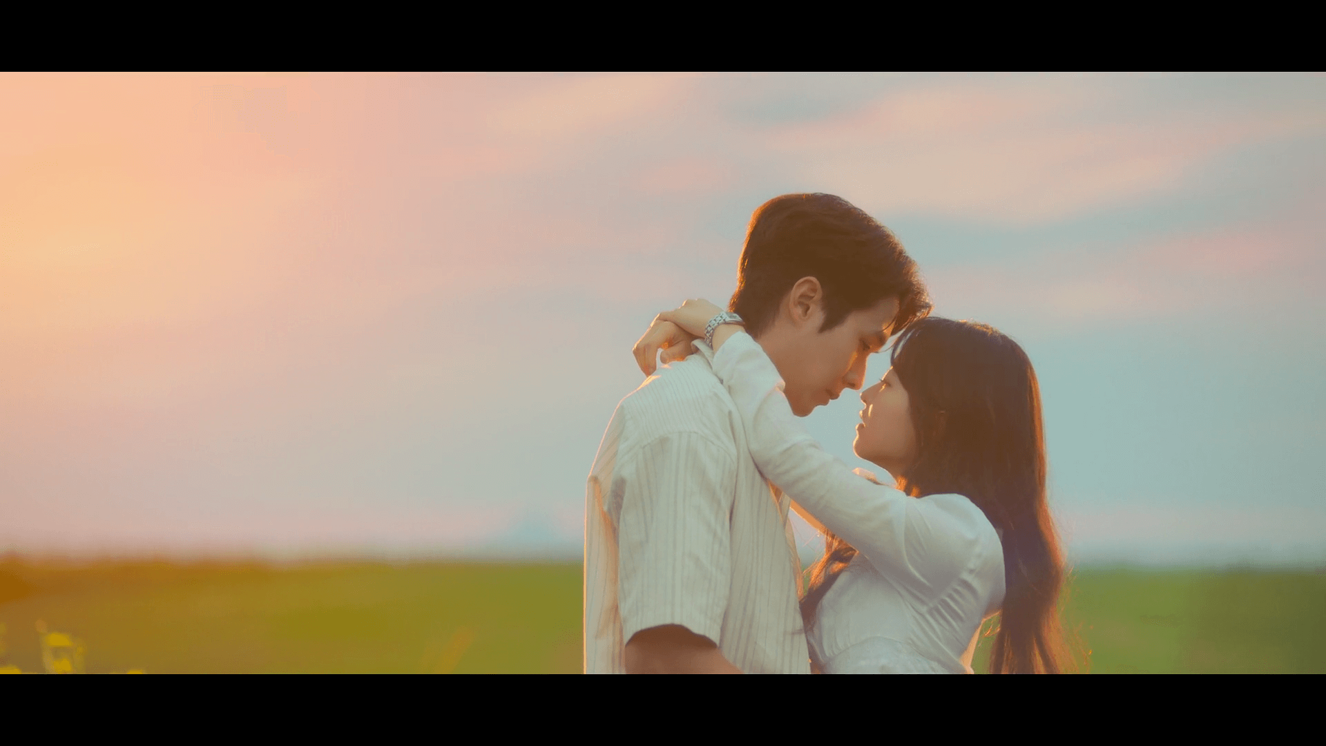 넷플릭스 드라마 '멜로무비' 6화 - 무비가 고겸에게 사랑을 고백하는 순간.