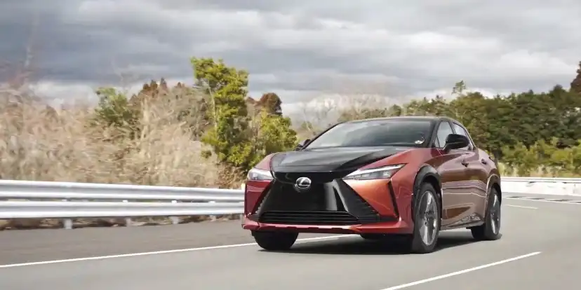 렉서스 RZ 450e 쏘렌토 급 전기차 SUV 옵션 가격 실구매가 모의견적 제원 옵션 카탈로그 가격표 디자인 실내 트렁크 색상 총정리