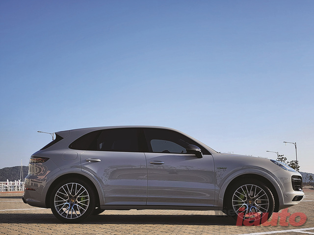 포르쉐 카이엔 E-하이브리드