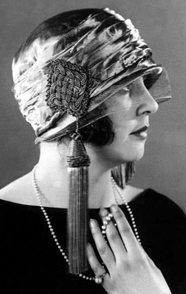 클로슈 모자 (Cloche Hat)