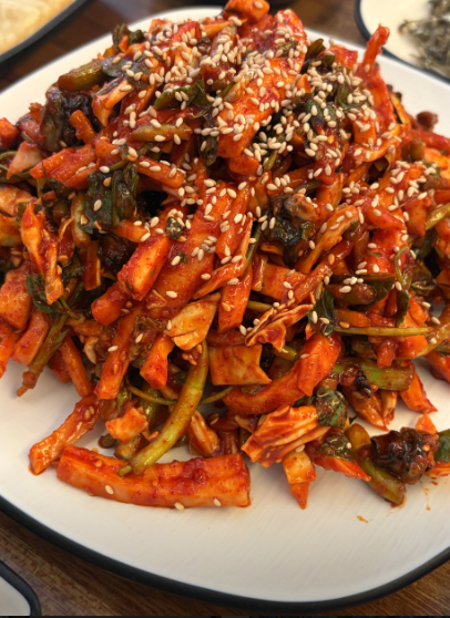 맛깔난 무침회 한접시