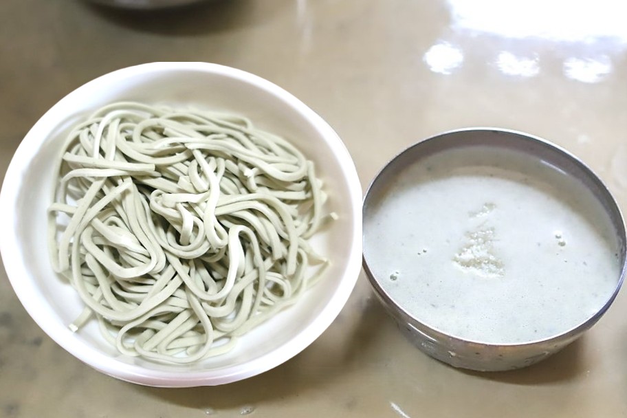 당진 에이스식당의 쑥 생면과 콩물 추가