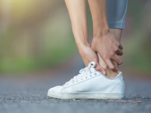 발목이 아픈 이유