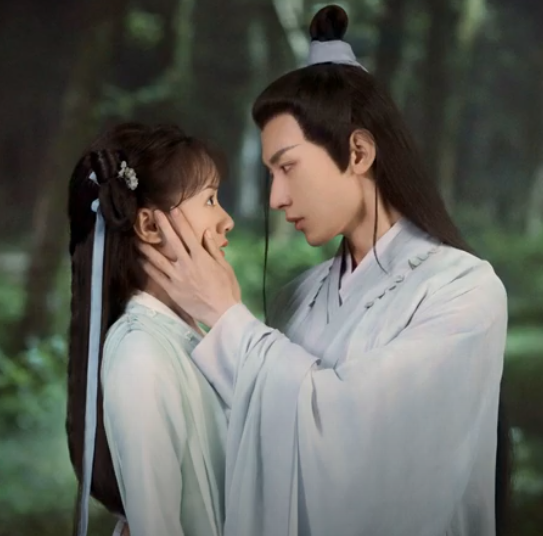 유리미인살-두-남녀-주인공-마주-봄