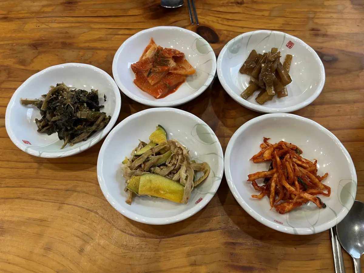 이동엄마김치찌개-반찬