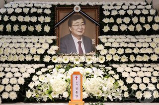 김홍업 별세