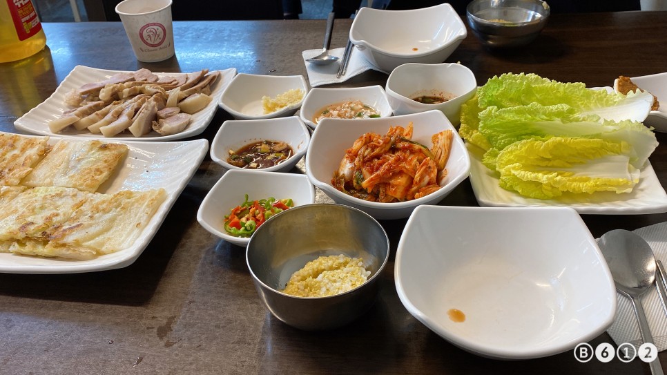 기본 차림상 + 배추전 + 수육 주문