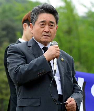 지만원 프로필 나이 고향 학력 책 트위터