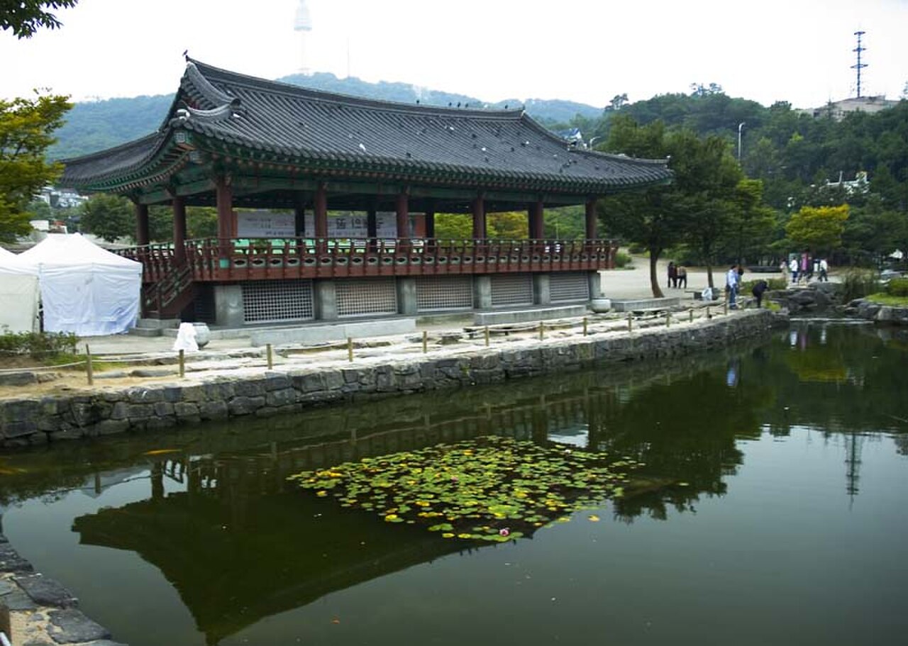 남산골한옥마을 전통정원 정자