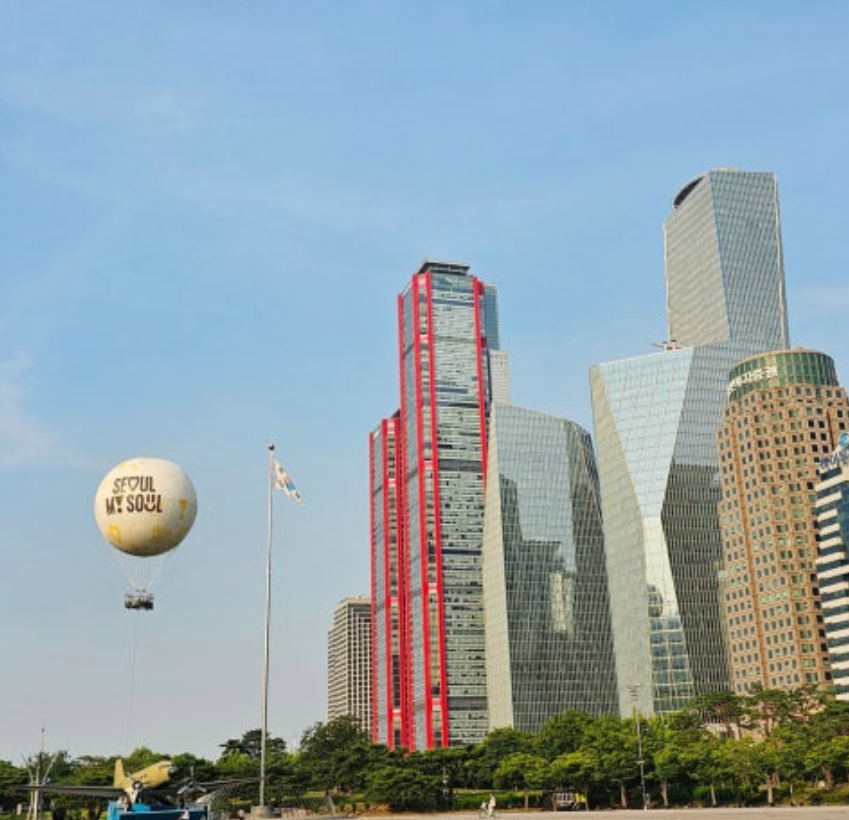 서울의 달 열기구 사진