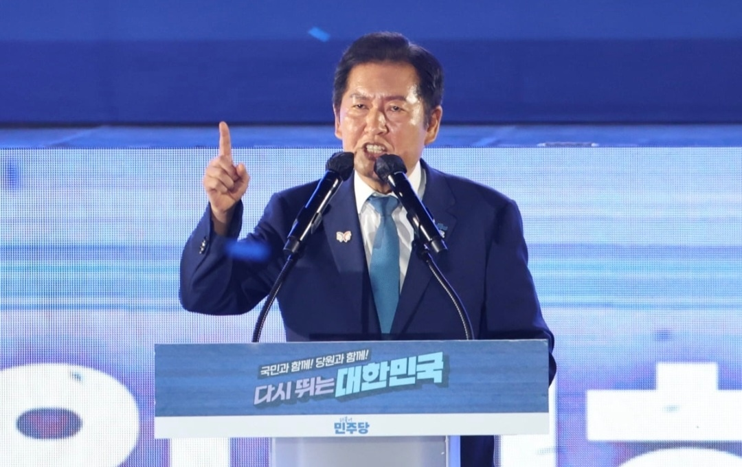 연설중인 신임 당대표 정청래 이미지사진