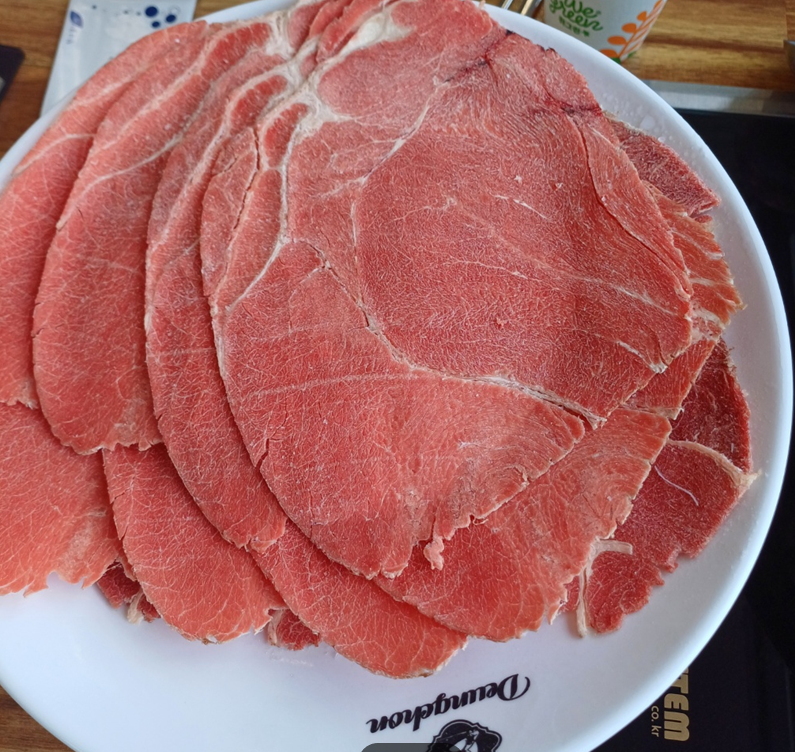 등촌동 칼국수에 넣어 먹을 소고기 샤브