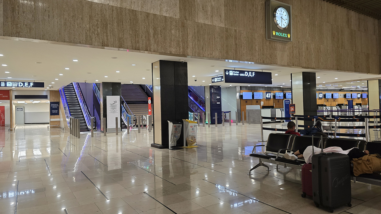 파리 오를리공항에서 노숙하기