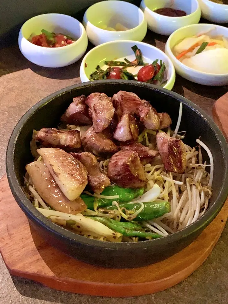 돈 잘버는 젊은사장 소주 맥주 없는 특급 그릴링 돼지 고깃집 숙성 돼지고기 그릴바 뼈등심 근고기 한남동 한남오거리 맛집 서장훈 주우재 추천 소개