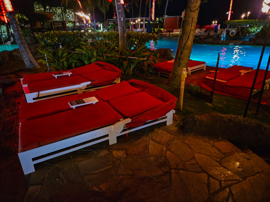 쉐라톤 와이키키 수영장 야간