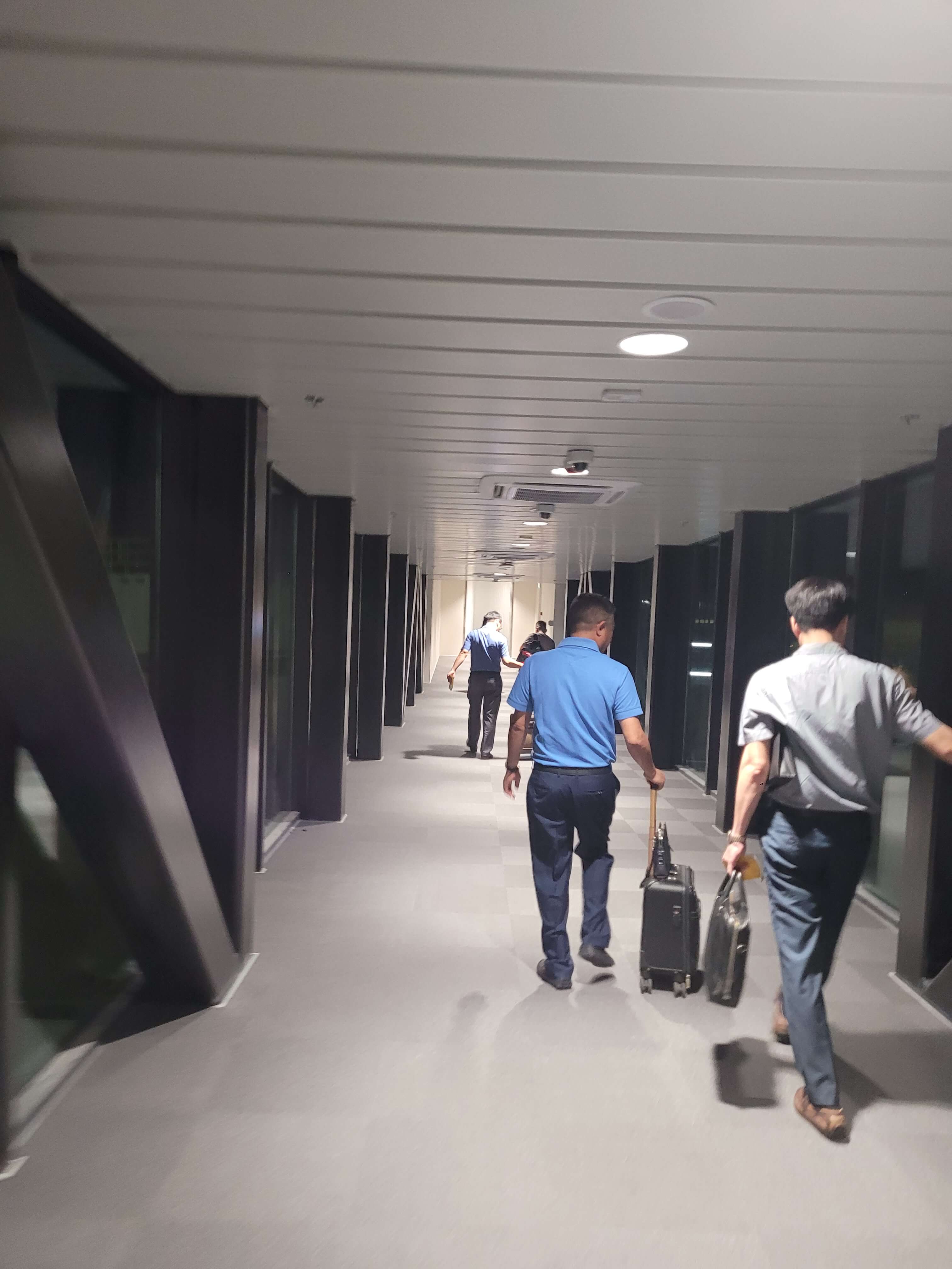 호치민 공항 국내선 3터미널 항공기 타는 곳 사진