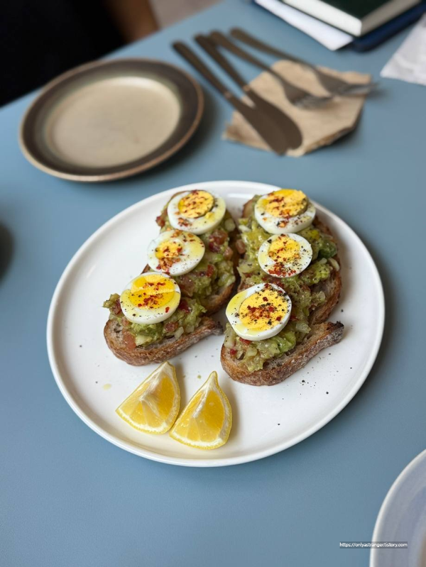 아이코 과카몰리 토스트