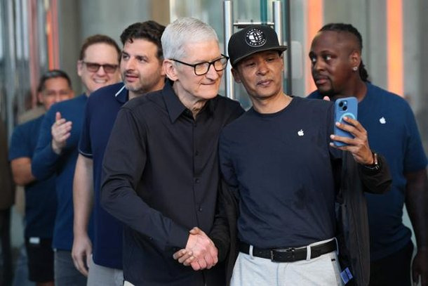 팀 쿡과 존 터너스