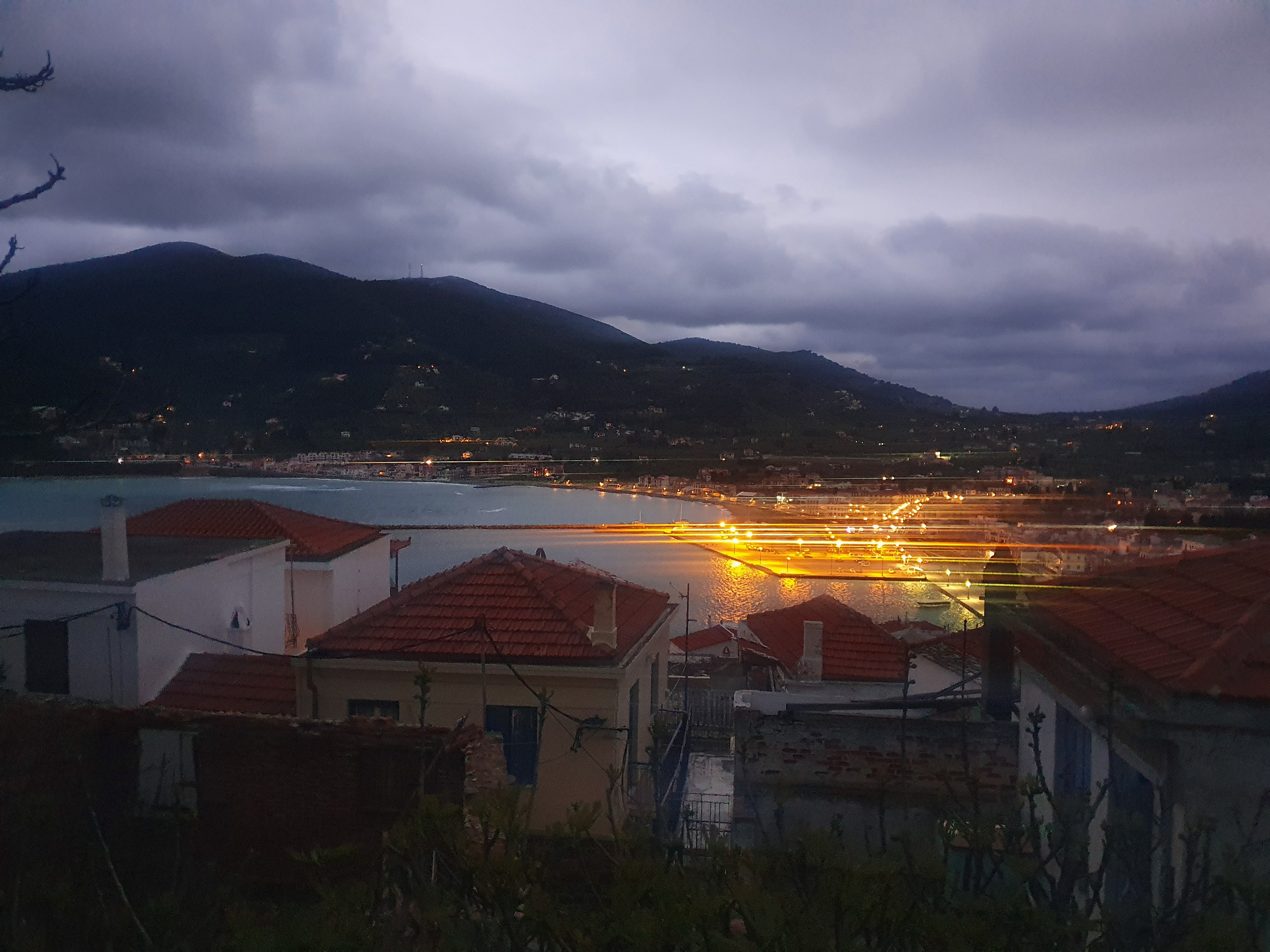 그리스 스코펠로스 고대 페파리토스 성에서 바라본 항구