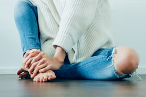 발뒤꿈치 통증, 발뒤꿈치가 아픈 이유, 원인 및 치료방법 총정리