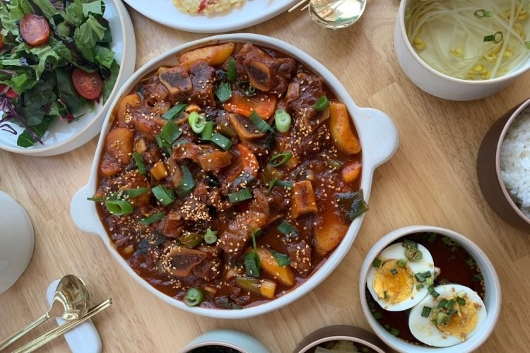경주 황리단길 맛집 한옥 갈비찜 상차림 예시