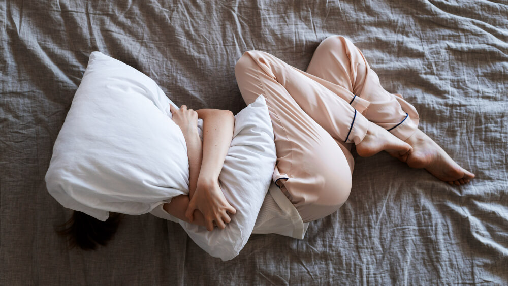 수면 자세별 신체 부위에 가해지는 압력을 시각적으로 나타낸 건강 가이드 이미지