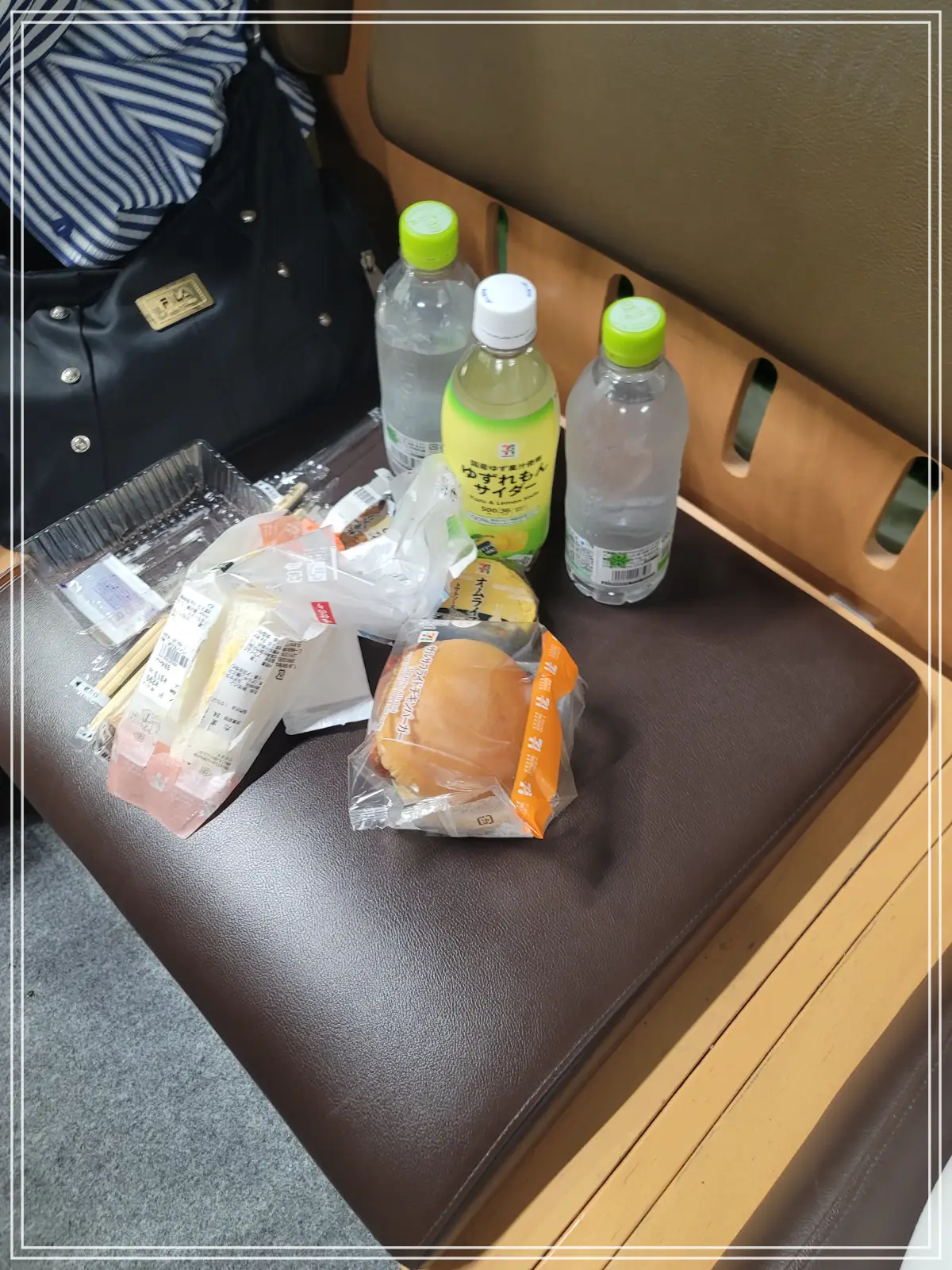 공항-내-편의점-식사