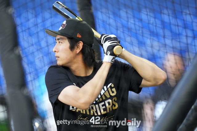 이정후 2025 첫 홈런! 개막전 3월 시범경기 일정 알아보기 관련 이정후 선수의 야구에 열중하는 모습 이미지