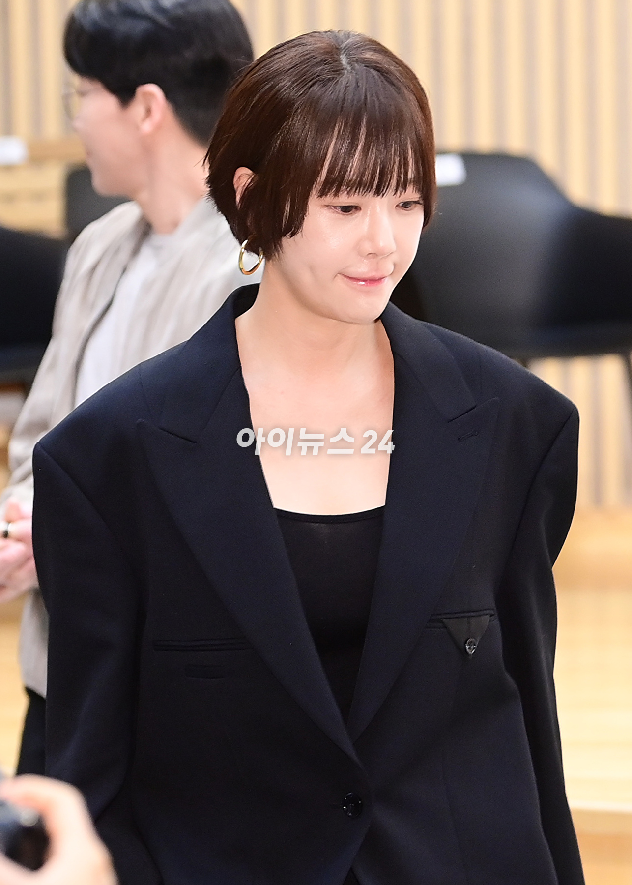 배우 황정음이 27일 오후 서울 양천구 목동 SBS에서 열린 SBS 새 금토드라마 '7인의 부활' 제작발표회에 참석하고 있다. [사진=정소희 기자]