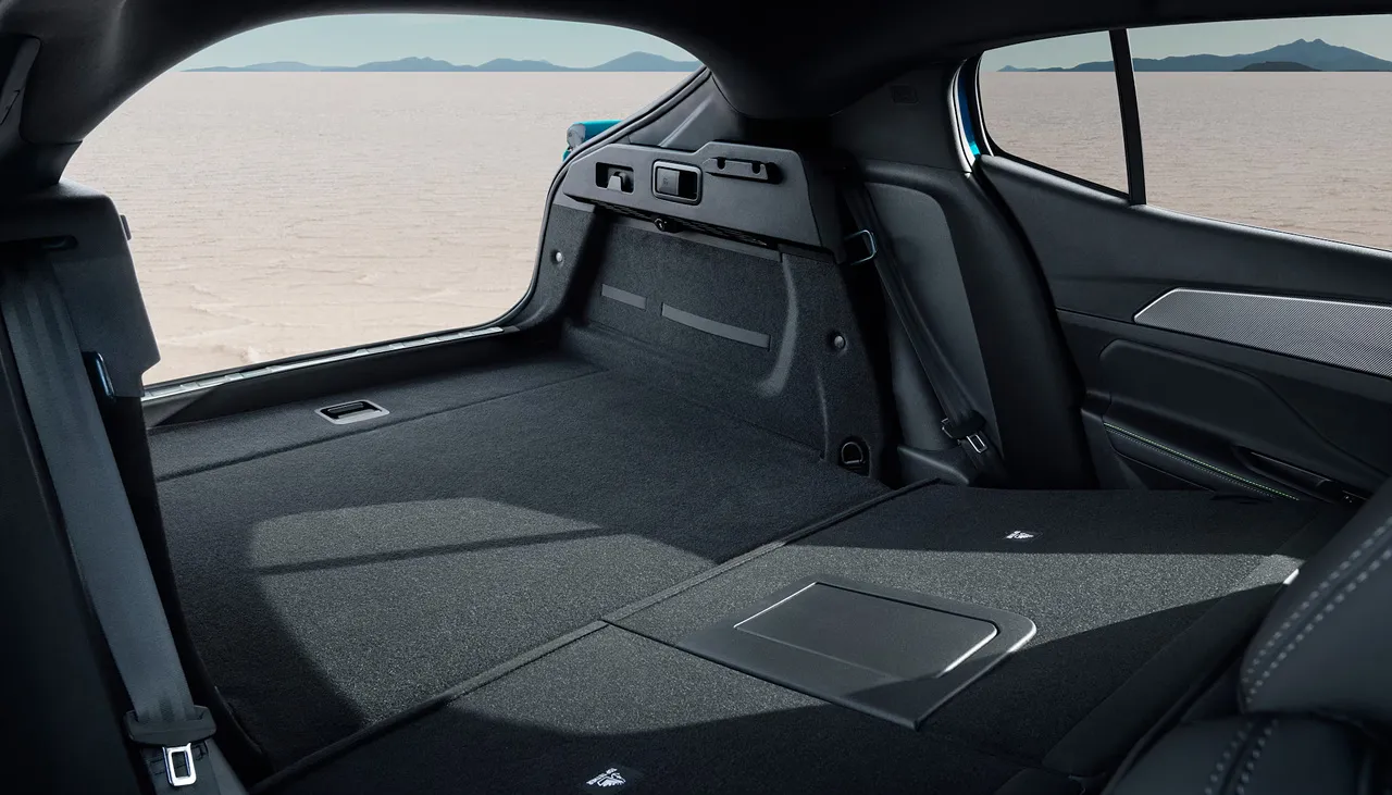 푸조 408 차량 정보 이미지