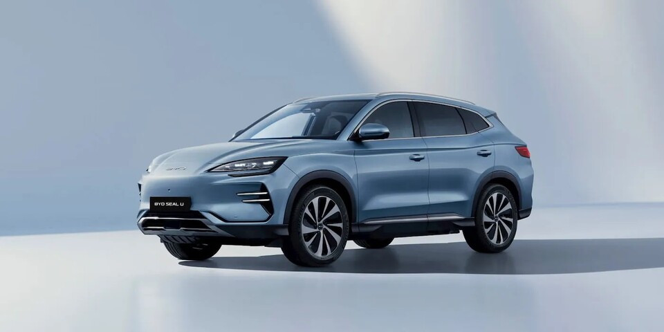 BYD 패스트백 중형 세단 전기차