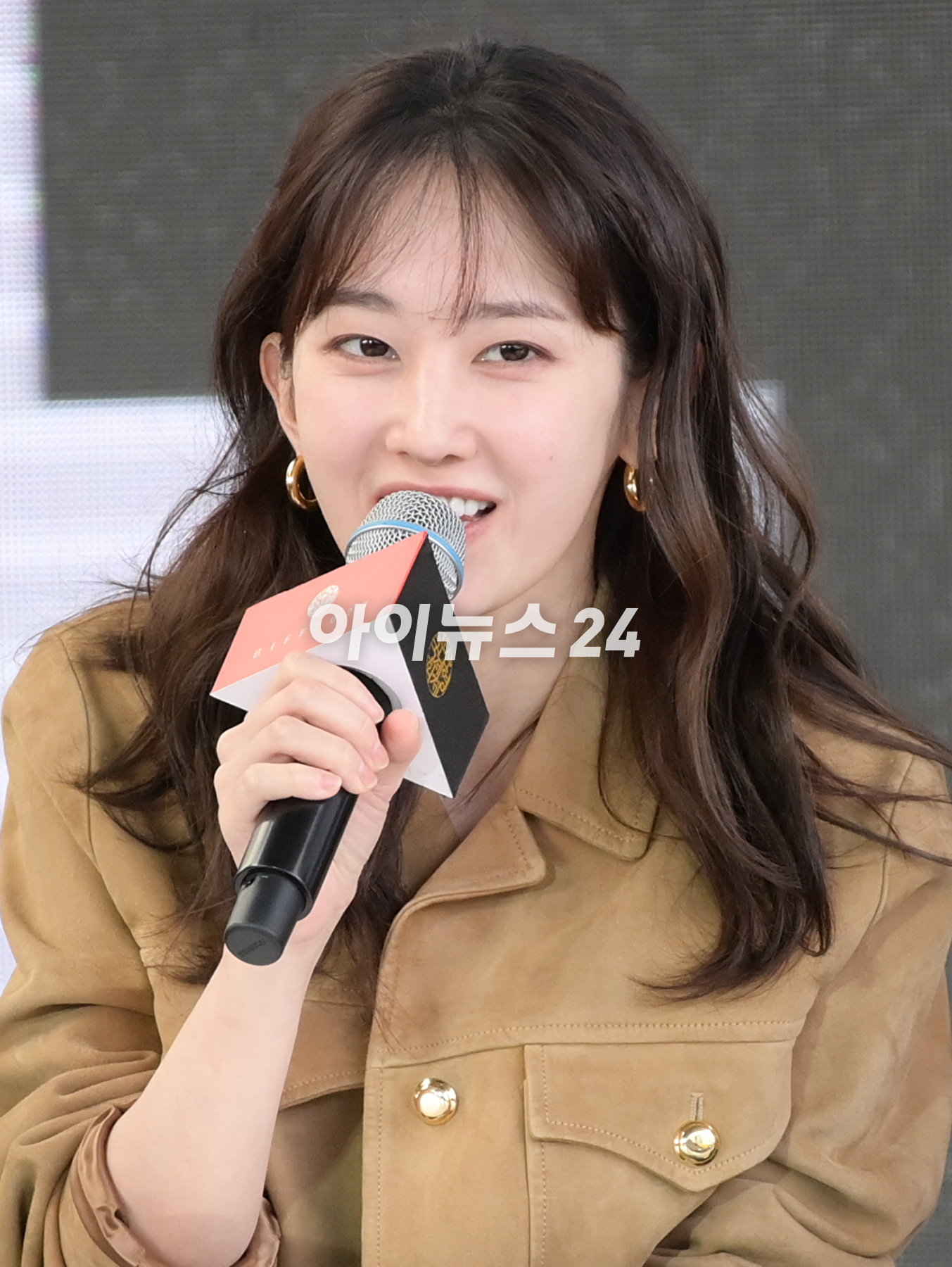 배우 전종서가 6일 오후 부산광역시 해운대구 영화의전당에서 진행된 제28회 부산국제영화제 '발레리나' 오픈토크에 참석하고 있다. [사진=정소희 기자]