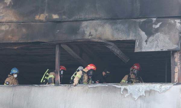 대전 문평동 안전공업 화재 나트륨, 절삭유와 방청액, 철골 구조