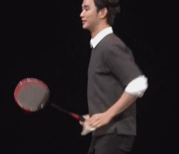 배우 김수현 태국팬미팅 배드민턴 논란