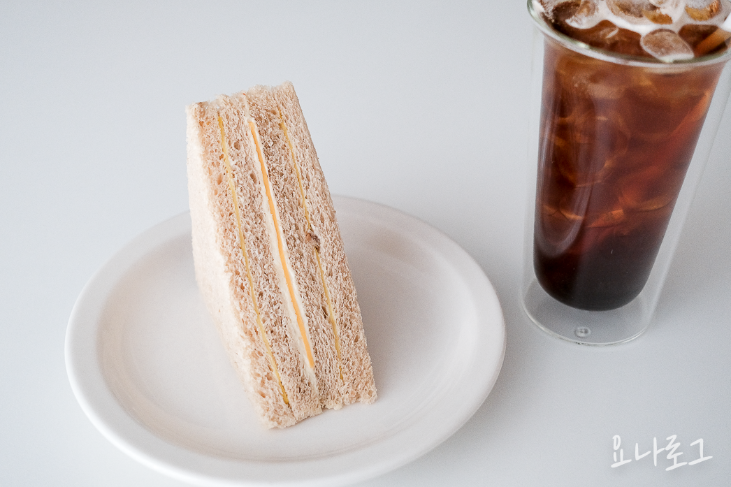 마켓컬리 마켓컬리추천 마켓컬리간식 마켓컬리샛별배송 샛별배송 홍루이젠 홍루이젠치즈샌드위치 치즈샌드위치 디저트 아침대용 디저트추천 샌드위치 아침밥 내돈내산 마켓컬리추천템 마켓컬리추천디저트 마켓컬리추천간식