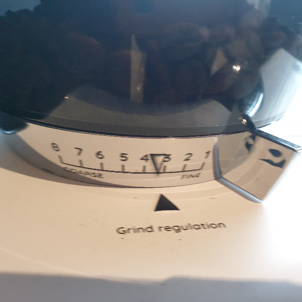 드롱기 라스페셜리스타 아르떼(La Specialista ARTE) 반자동 커피 머신_그라인더 분쇄도 조절