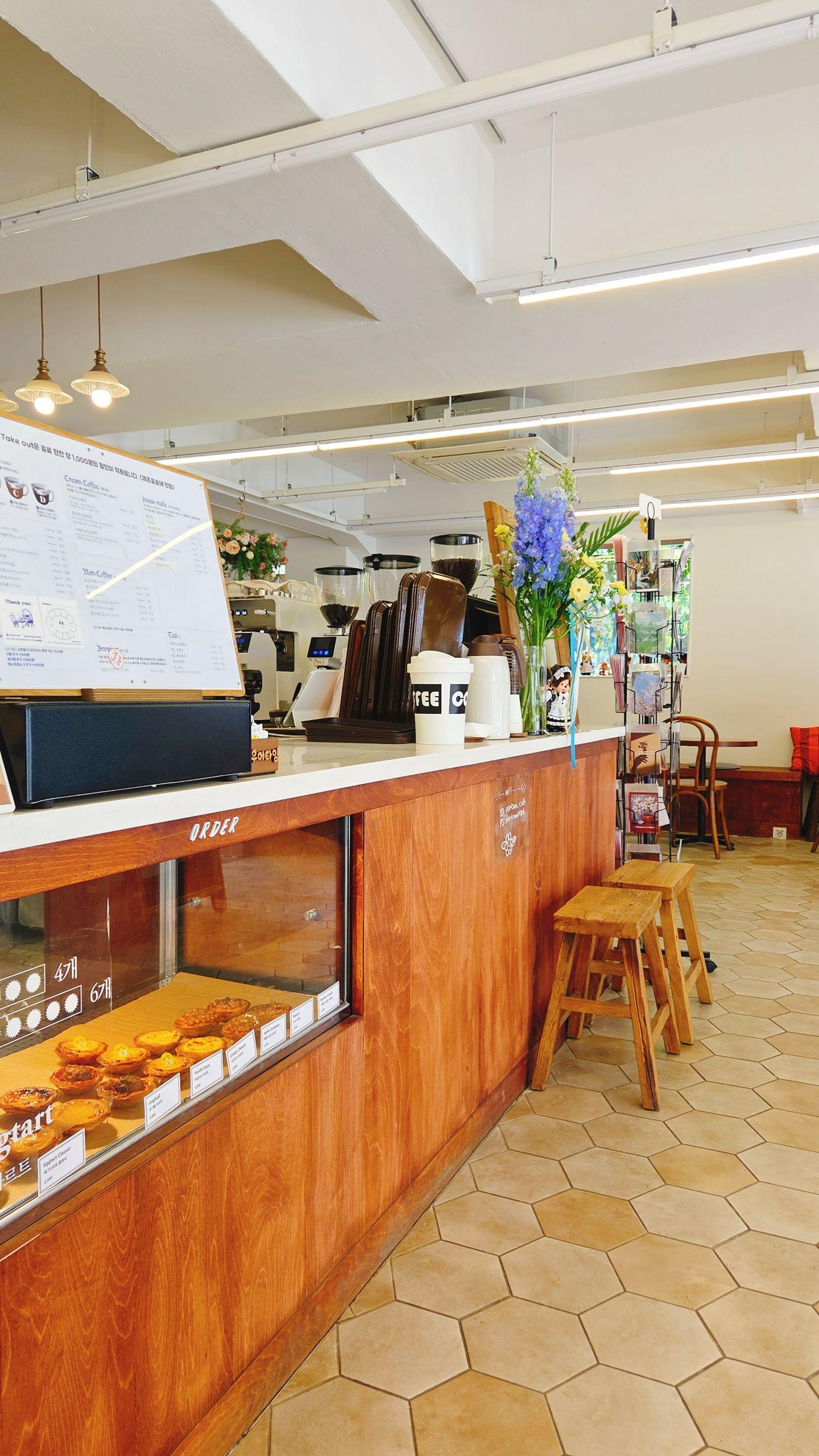 안양 동편마을 카페 추천 &ndash; 감성과 커피 맛 모두 잡은 &amp;#39;아우어 타임&amp;#39;