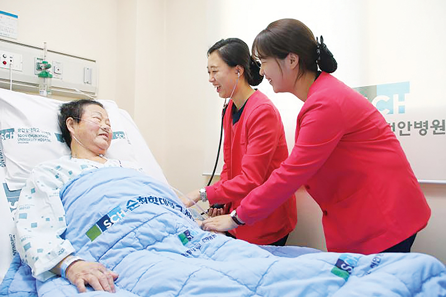 간호 간병 통합 서비스를 받고 있는 환자