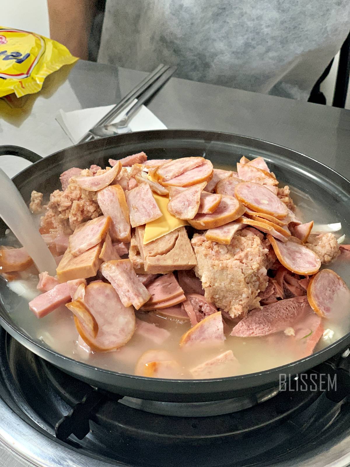 용산맛집-용산부대찌개-용산국제회관-부대찌개맛집-부대찌개-스테이크-미군부대찌개