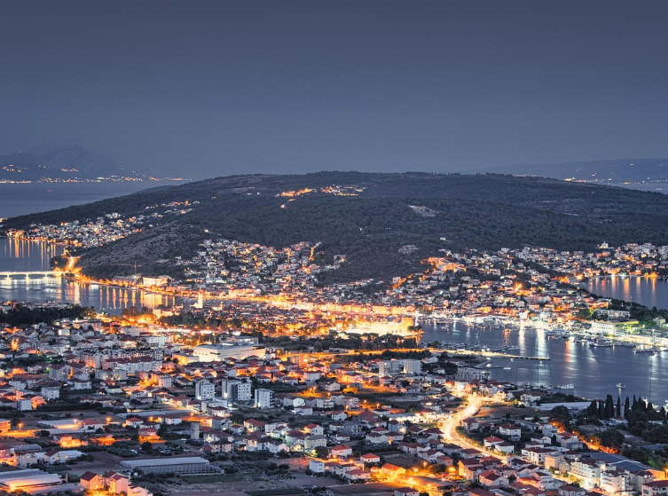 트로기아의 야경