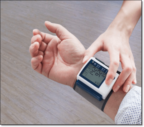 고혈압 환자 혈압 체크