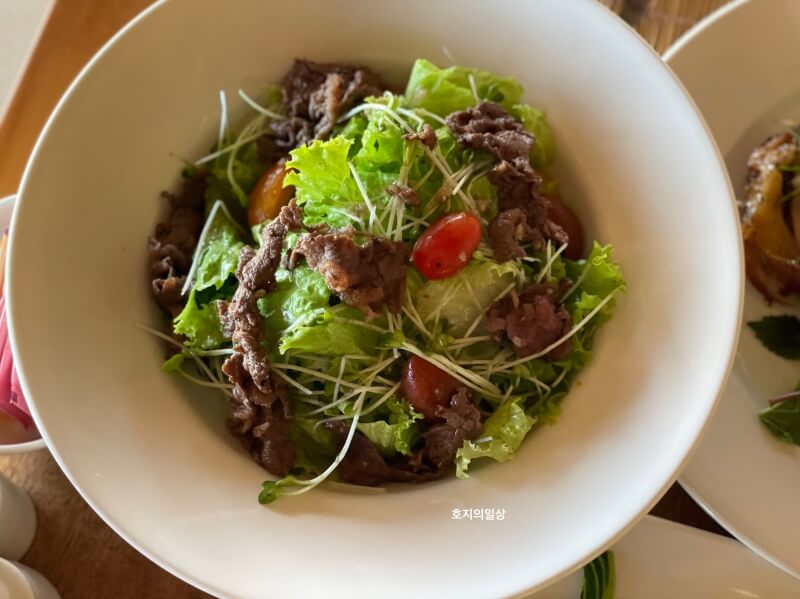 나트랑 아나만다라 올인클루 중식 불고기 샐러드