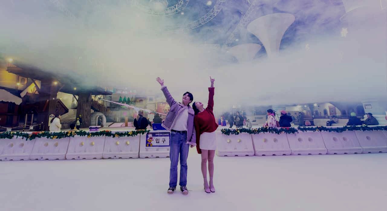 실내에서 눈과 오로라를 즐길 수 있는 모습이다. [ⓒ네이버플레이스 원마운트 스노우파크]