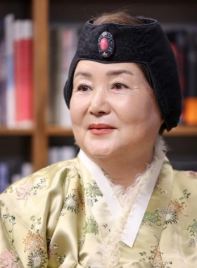 김정숙 여사 프로필 나이 고향 학력 종교 재산