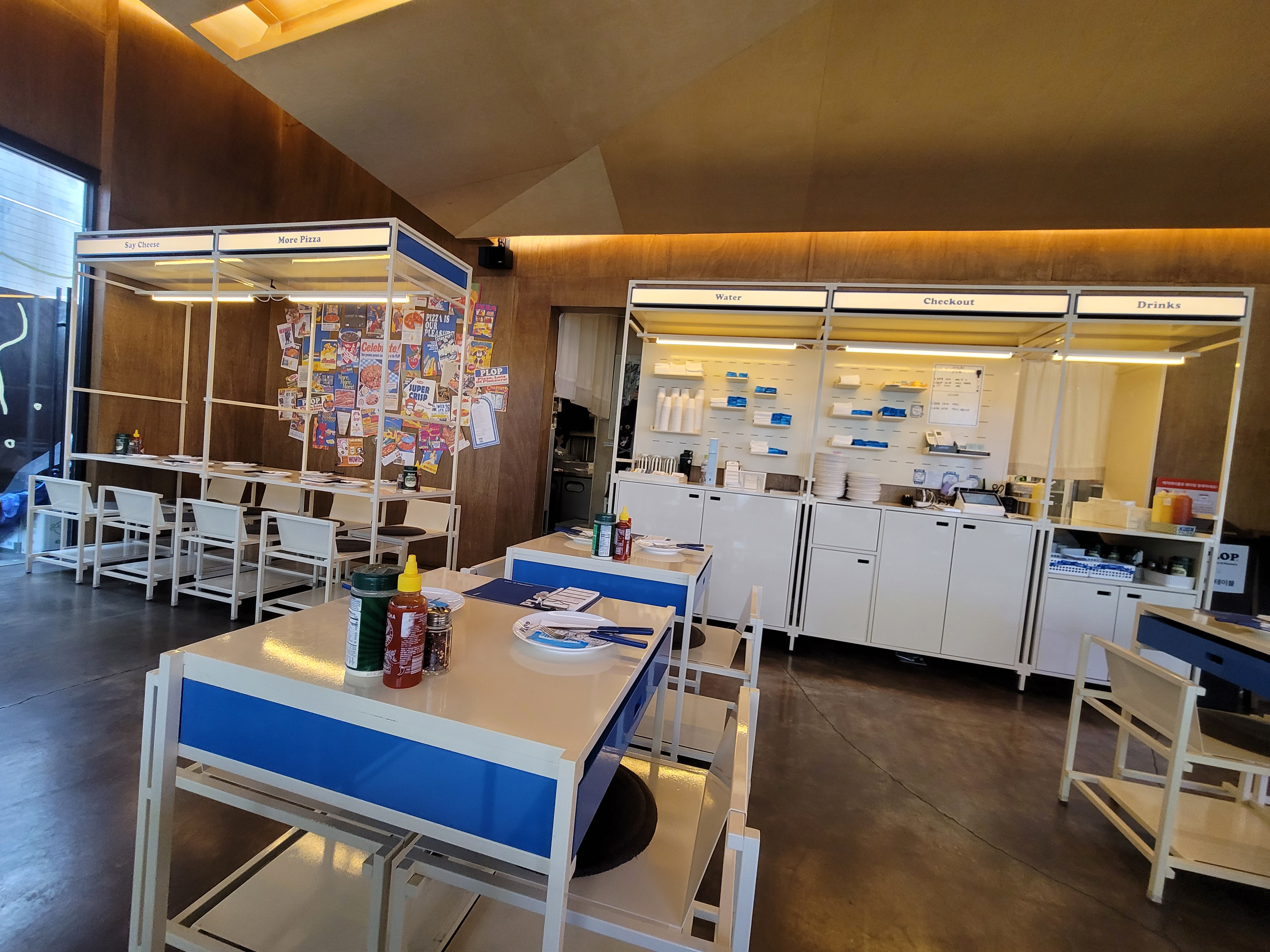 플롭 연남 단체석 및 카운터