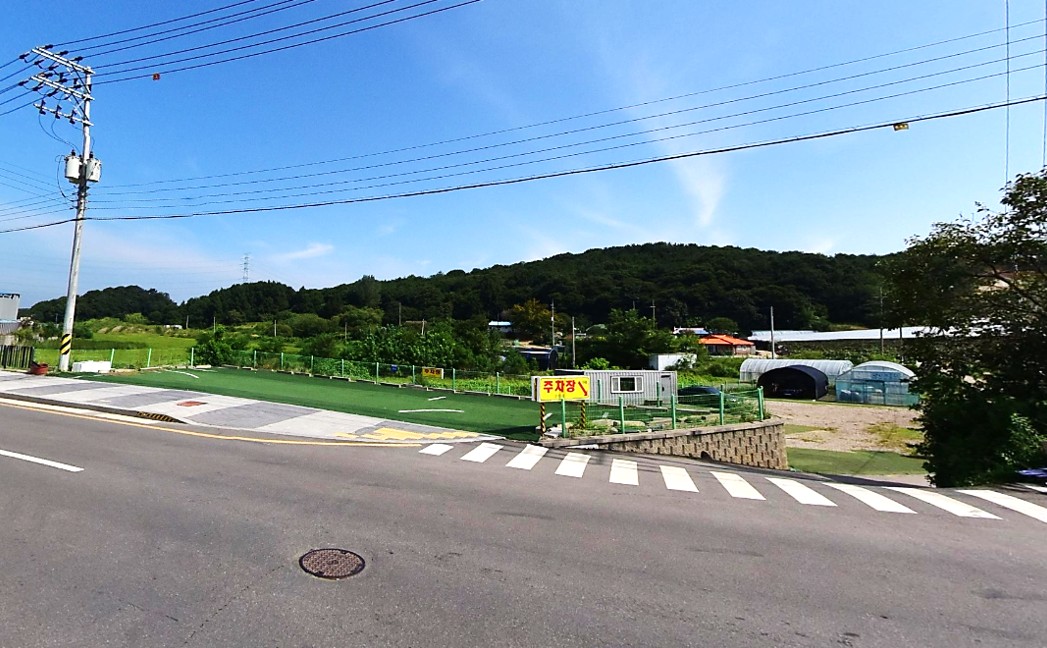 대부도 민어탕 박대구이 맛집 문성 5호 식당 맞은 편에 보이는 넓디 넓은 전용 주차장과 그 아래 공터 주차장