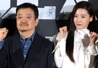 군체 영화 개봉일 줄거리 연상호 감독 출연진 전지현 구교환
